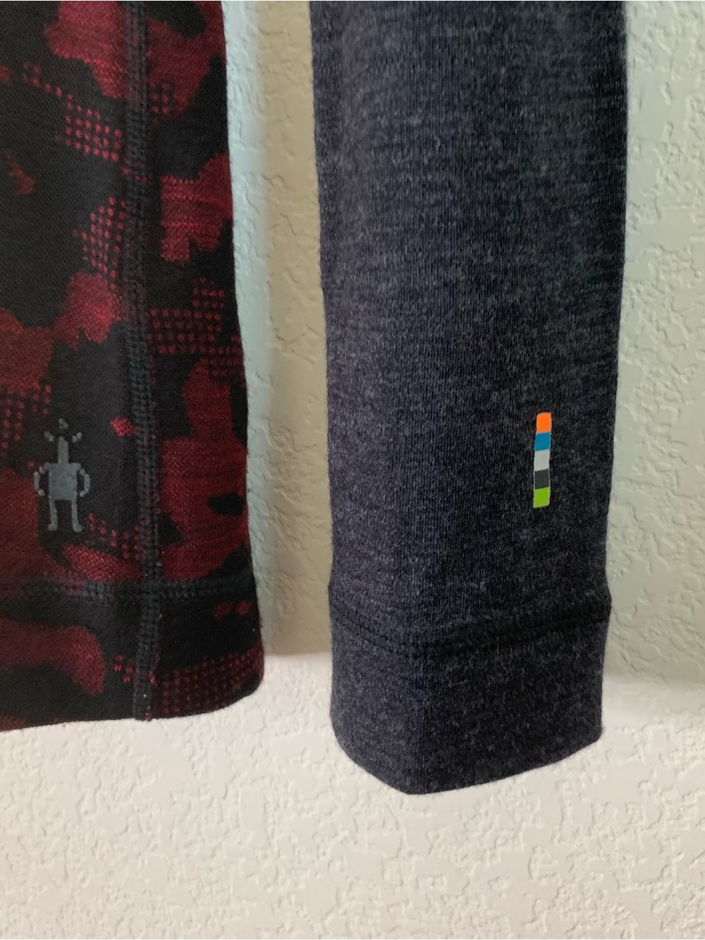 Smartwool Merino 250 Asym Top in black and Tibetan red camouflage S - Picture 2 of 7